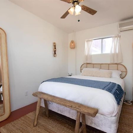 Renovated Lodge - Room 2 With Pool Access Joshua Tree Extérieur photo