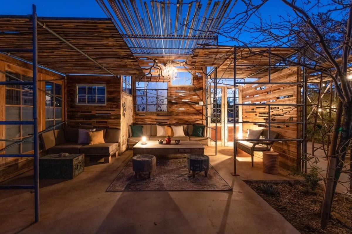 Renovated Lodge - Room 2 With Pool Access Joshua Tree Extérieur photo