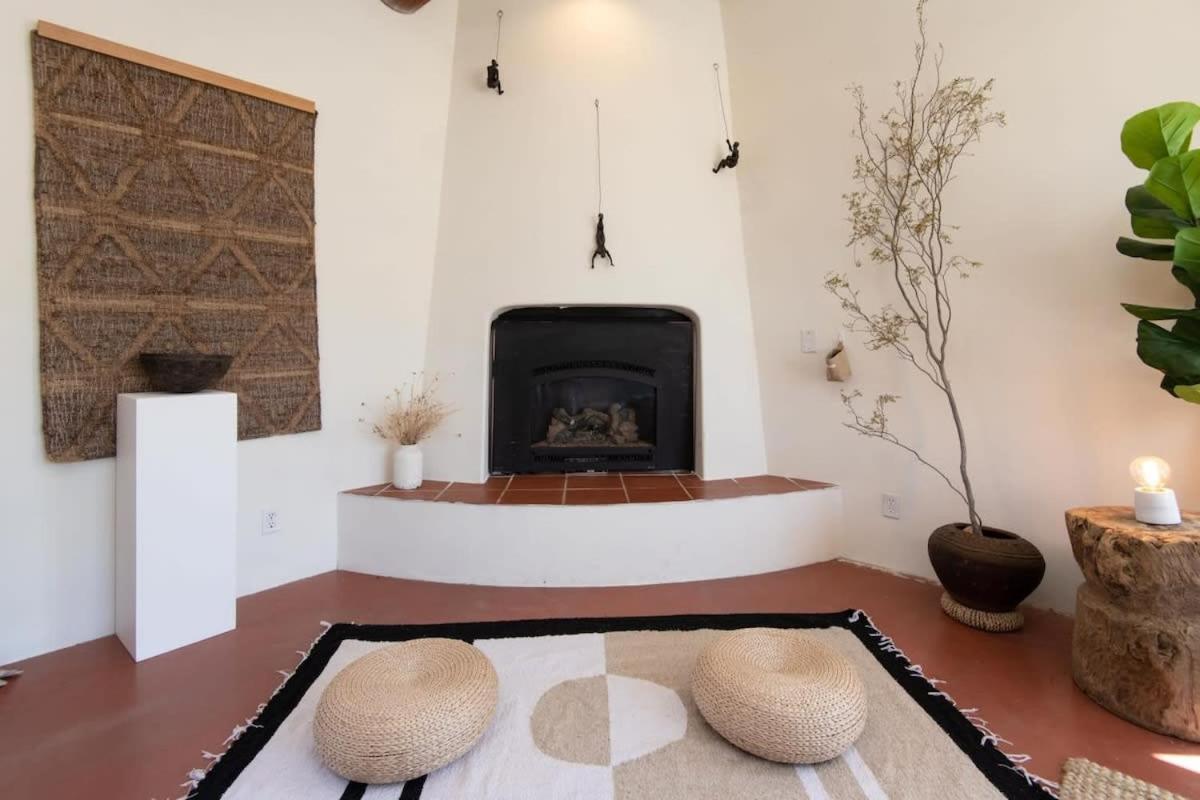 Renovated Lodge - Room 2 With Pool Access Joshua Tree Extérieur photo