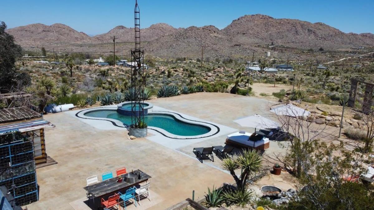 Renovated Lodge - Room 2 With Pool Access Joshua Tree Extérieur photo