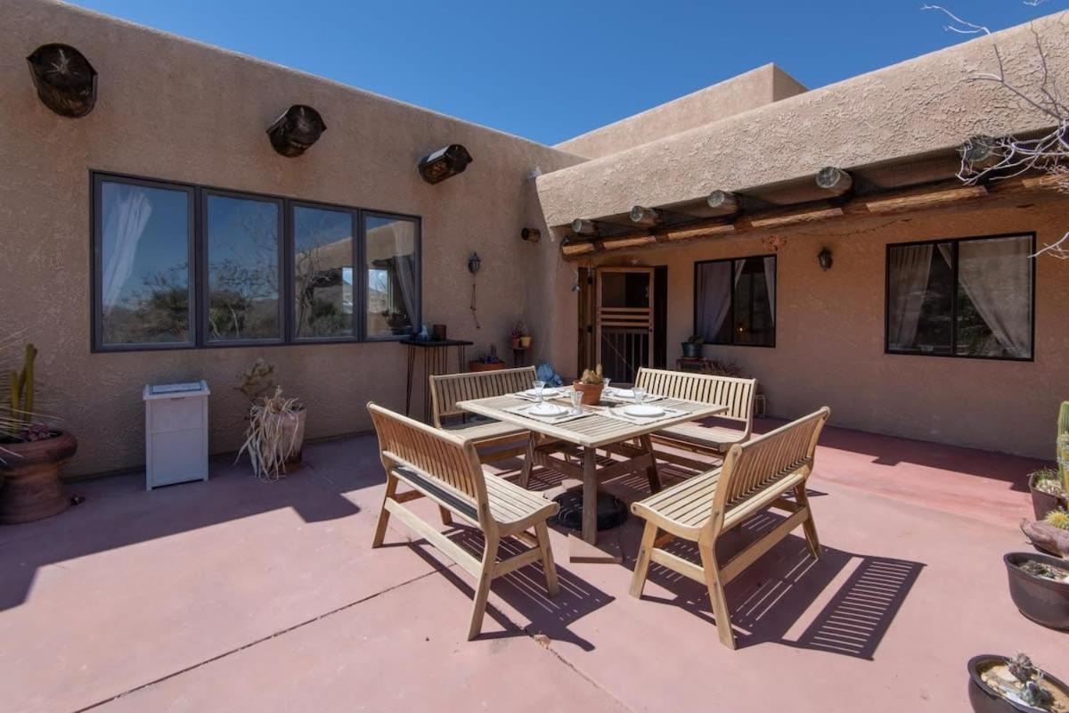 Renovated Lodge - Room 2 With Pool Access Joshua Tree Extérieur photo